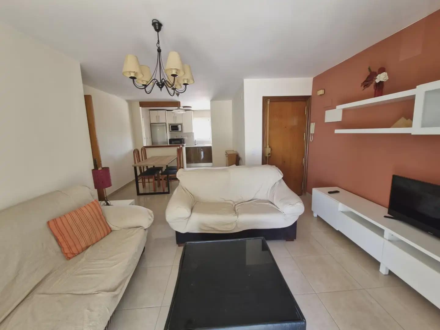 3 bedroom Flat for rent in La Linea de la Concepcion - € 900 (Ref: 9872180)