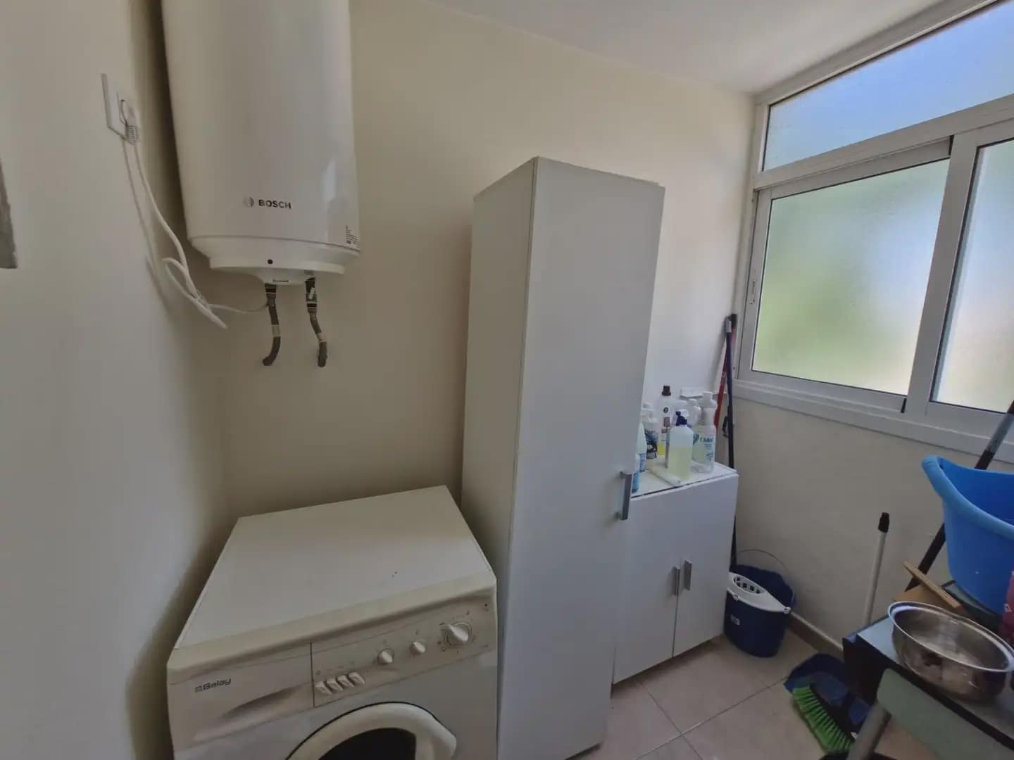 3 bedroom Flat for rent in La Linea de la Concepcion - € 900 (Ref: 9872180)