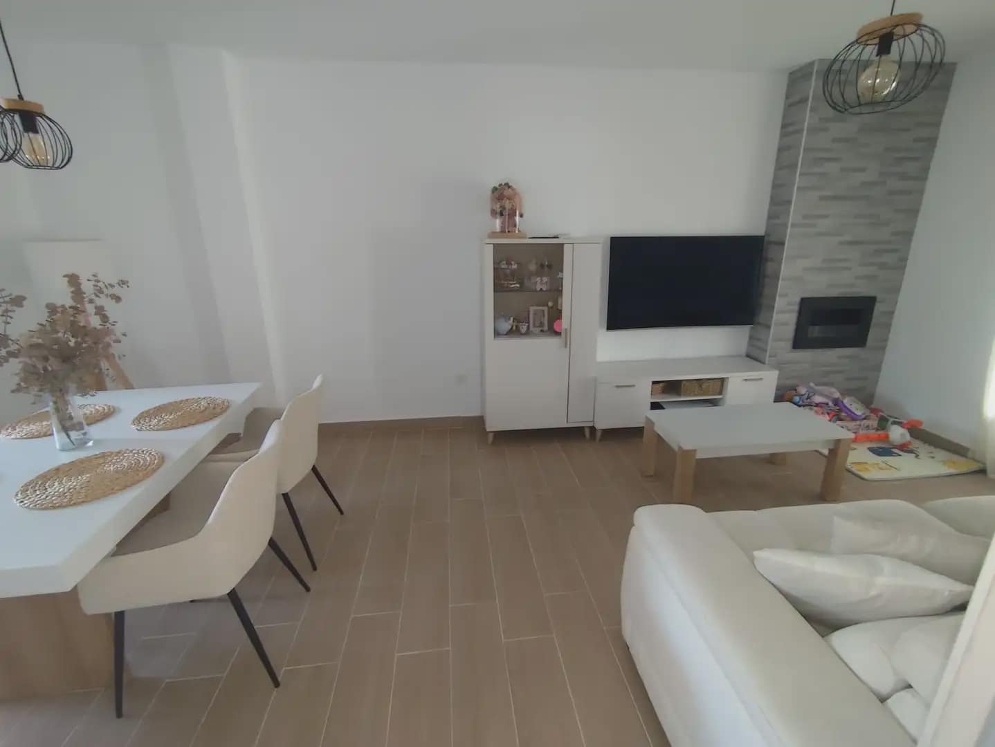 3 soveværelse Byhus til salg i La Linea de la Concepcion - € 275.000 (Ref: 9872181)