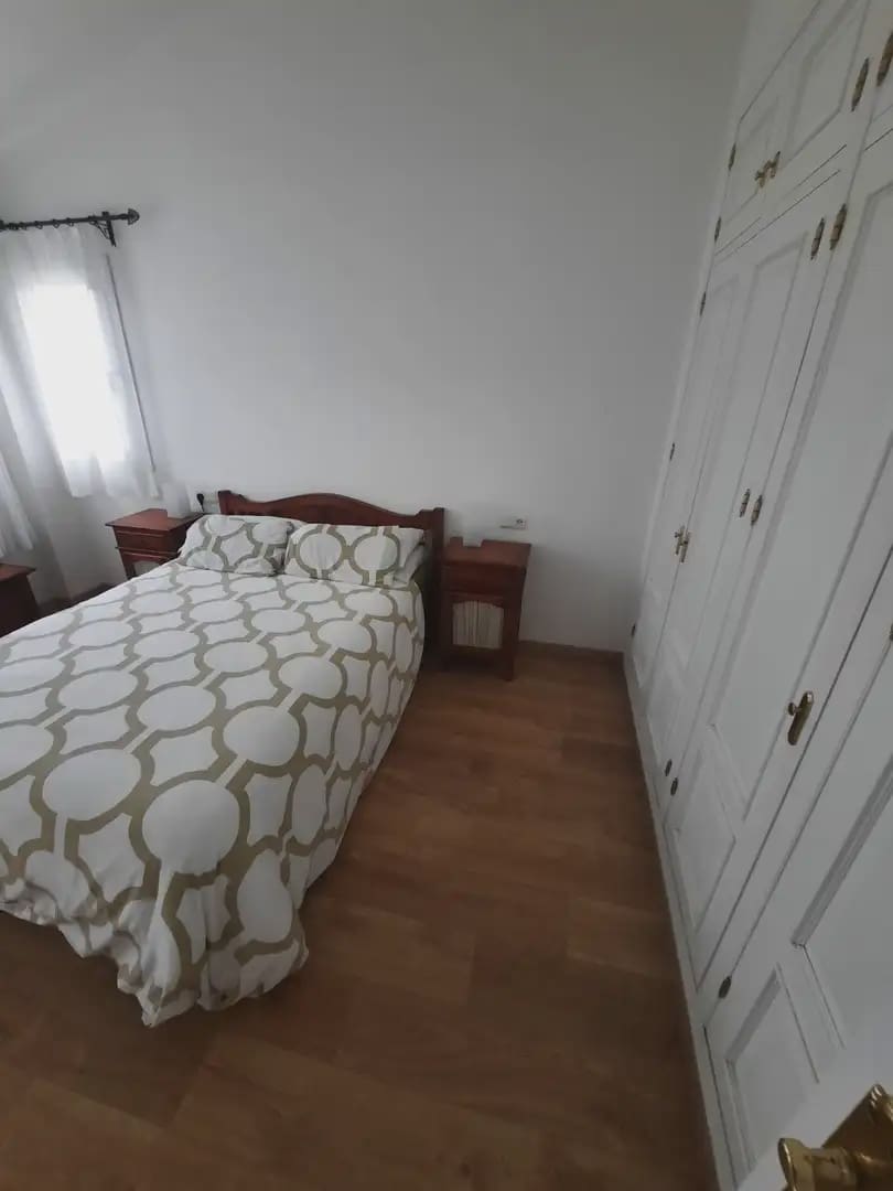 3 bedroom Terraced Villa for rent in La Linea de la Concepcion with pool - € 1,500 (Ref: 9872295)