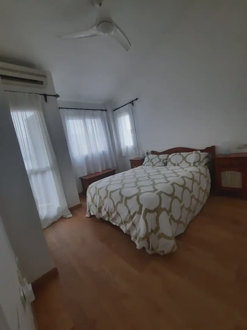 3 bedroom Terraced Villa for rent in La Linea de la Concepcion with pool - € 1,500 (Ref: 9872295)