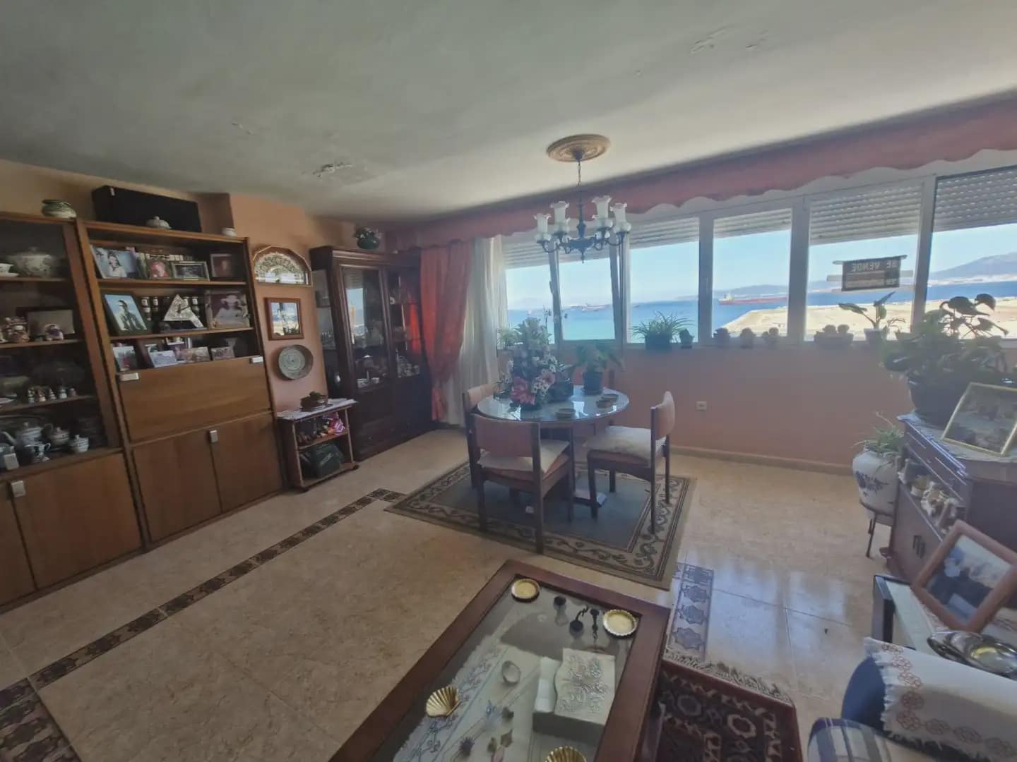 4 slaapkamer Flat te koop in La Linea de la Concepcion - € 350.000 (Ref: 9877795)