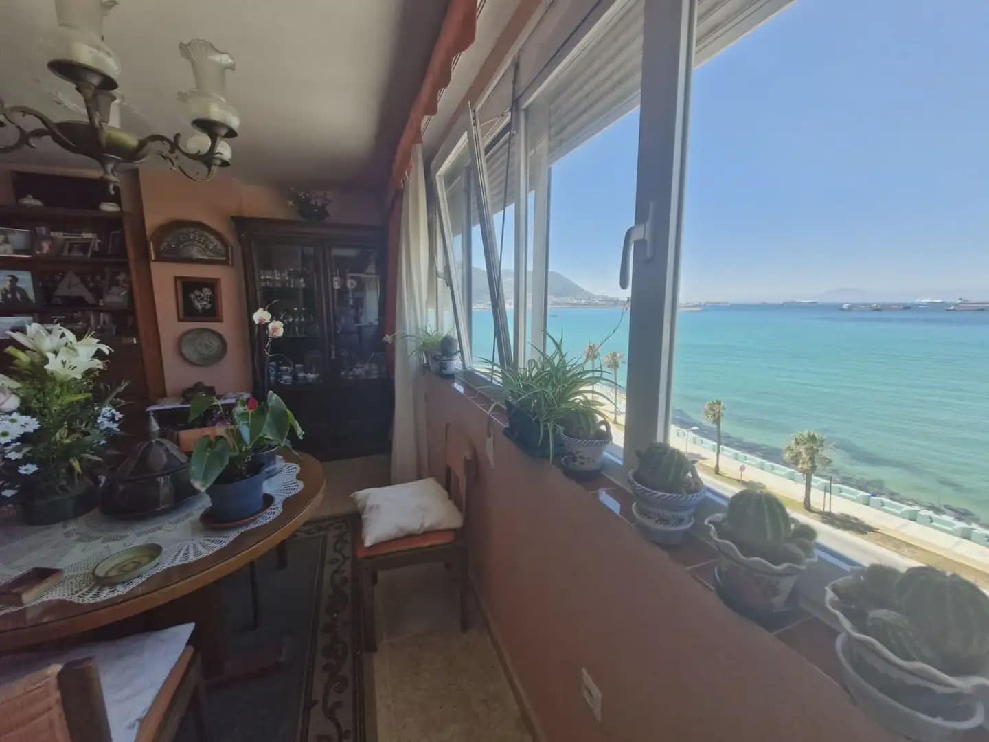 4 slaapkamer Flat te koop in La Linea de la Concepcion - € 350.000 (Ref: 9877795)