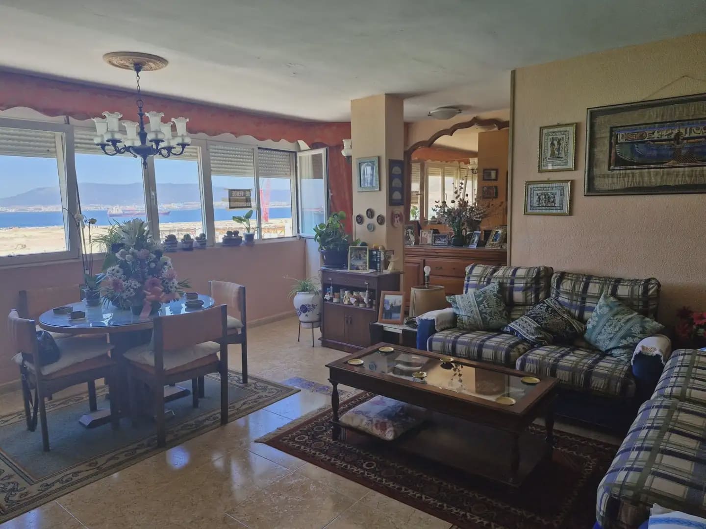 4 slaapkamer Flat te koop in La Linea de la Concepcion - € 350.000 (Ref: 9877795)