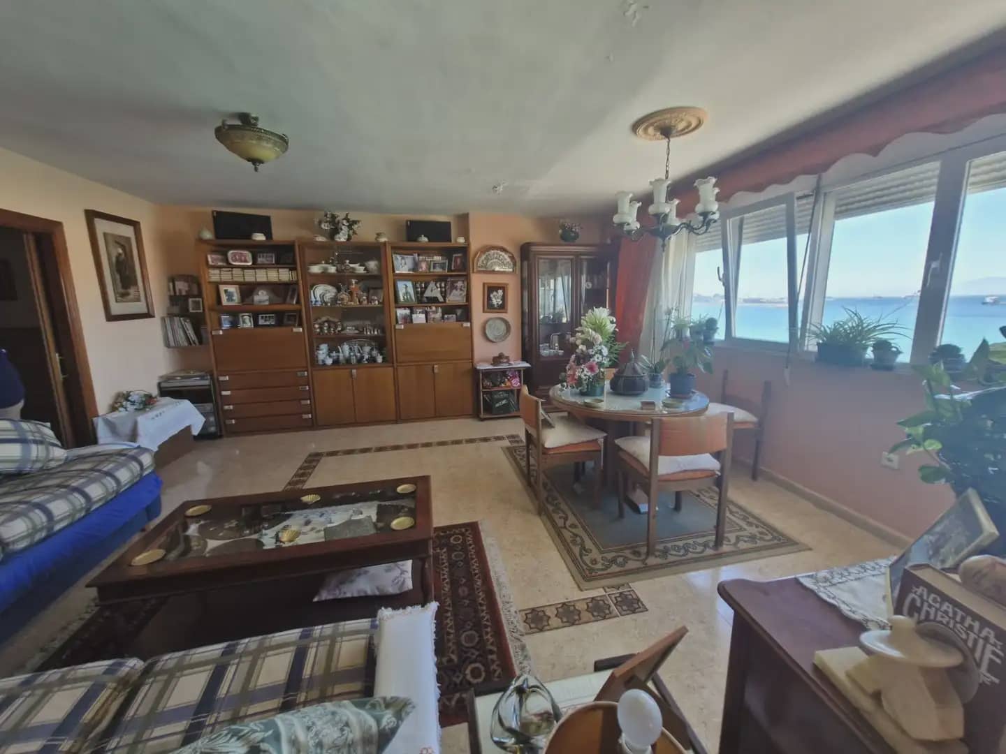 4 slaapkamer Flat te koop in La Linea de la Concepcion - € 350.000 (Ref: 9877795)