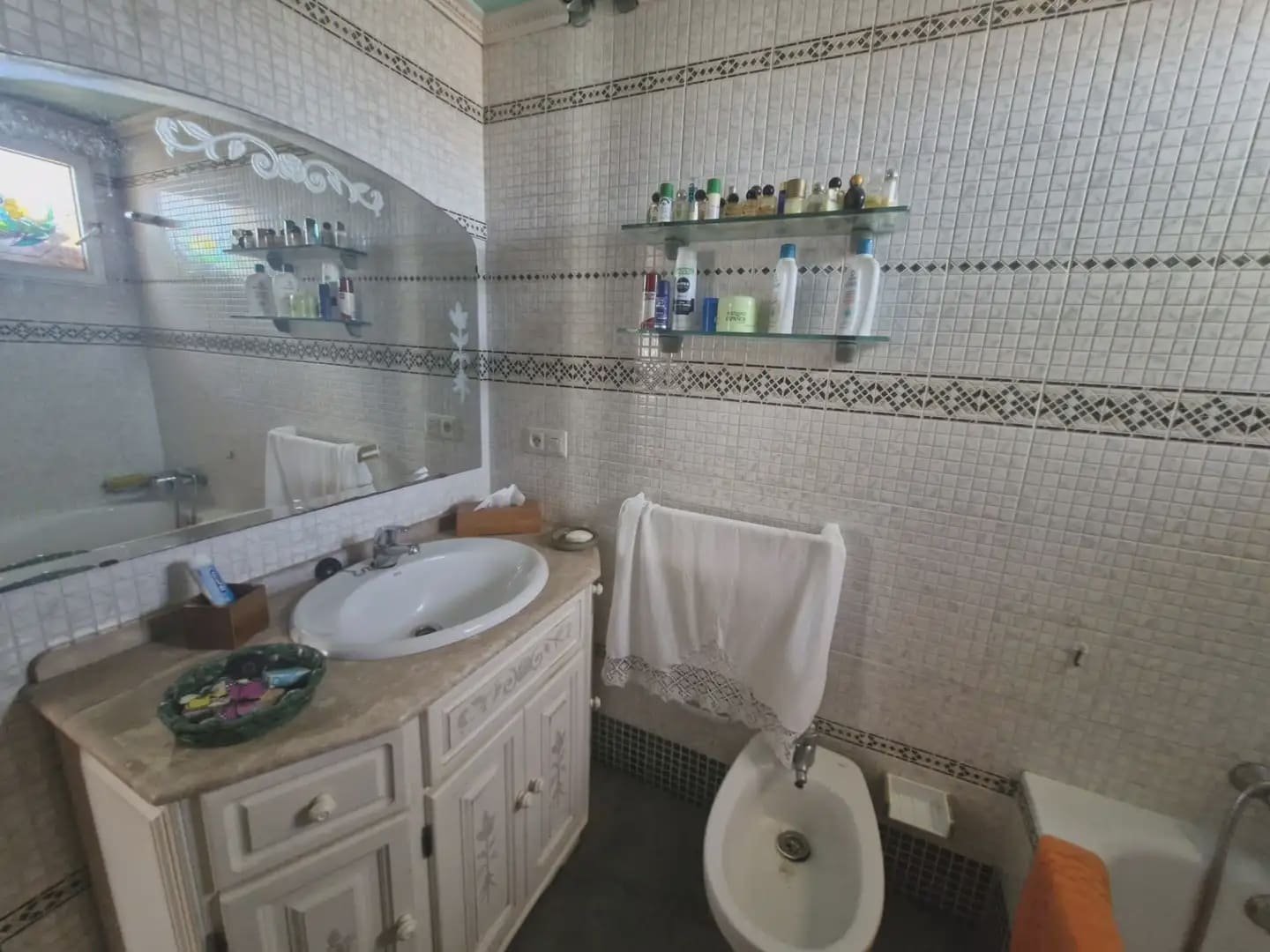 4 slaapkamer Flat te koop in La Linea de la Concepcion - € 350.000 (Ref: 9877795)
