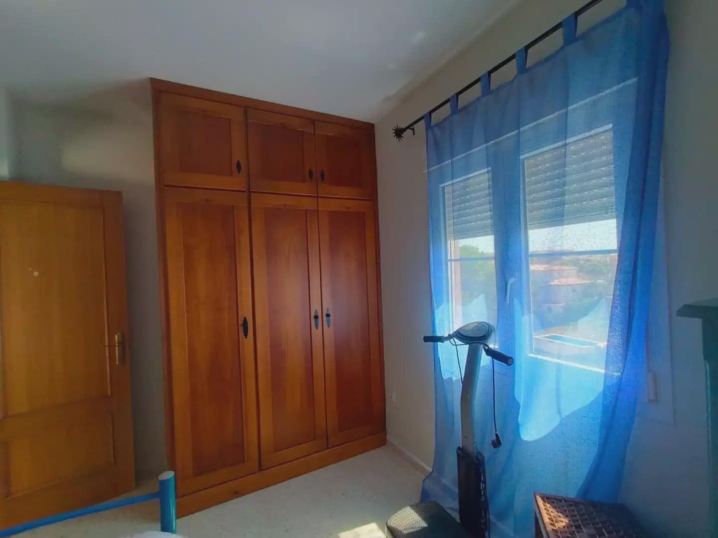 Adosado de 3 habitaciones en La Línea de la Concepción en venta con garaje - 318.150 € (Ref: 9882470)