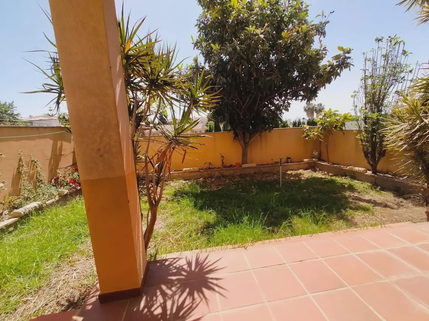 Adosado de 3 habitaciones en La Línea de la Concepción en venta con garaje - 318.150 € (Ref: 9882470)