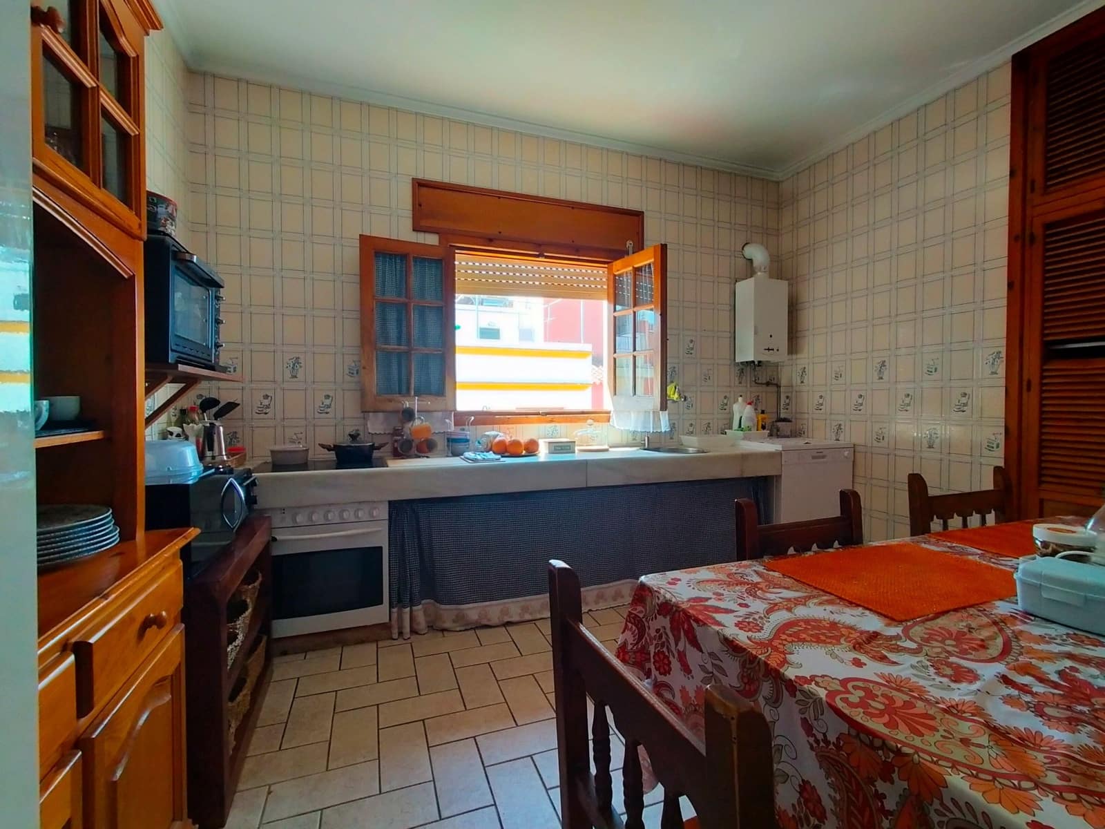 5 bedroom Semi-detached Villa for sale in El Puerto de Santa Maria with garage - € 350,000 (Ref: 9592029)