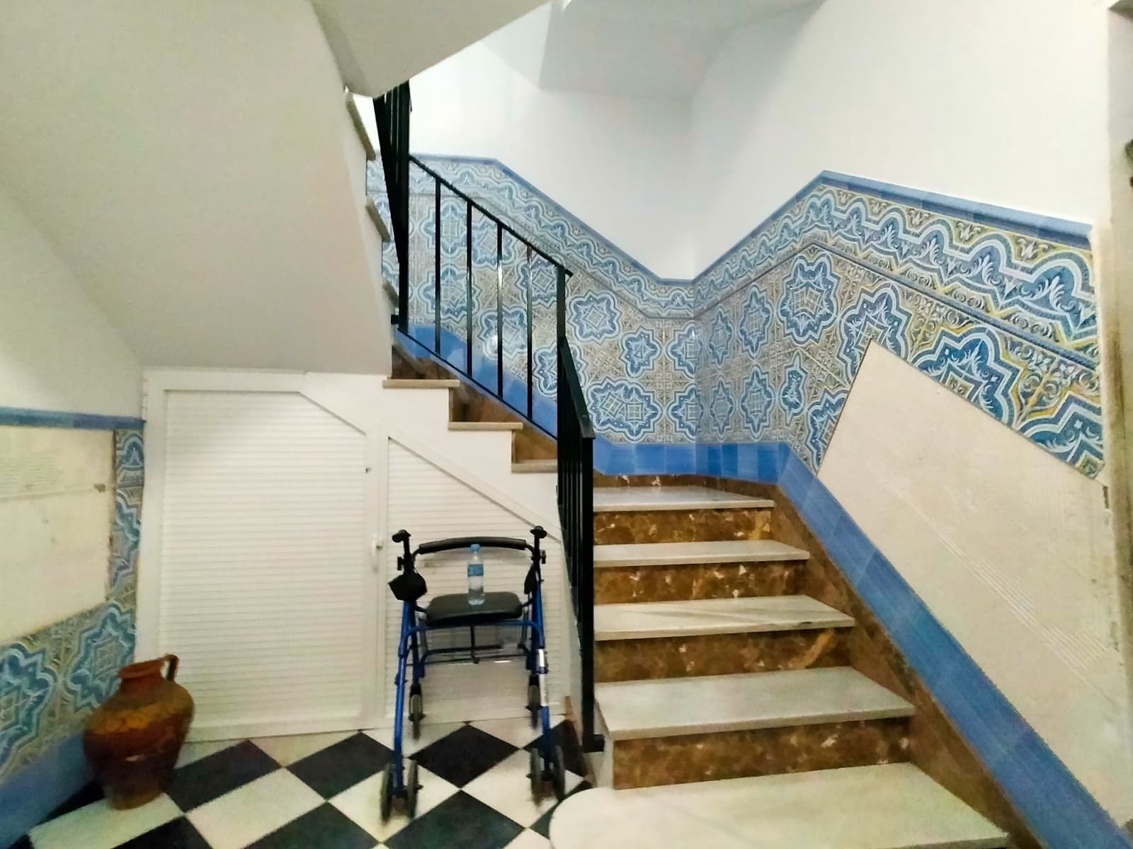 5 bedroom Semi-detached Villa for sale in El Puerto de Santa Maria with garage - € 350,000 (Ref: 9592029)