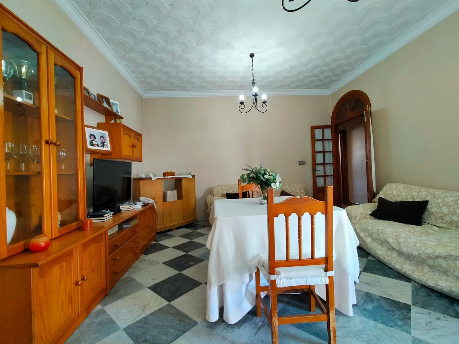 5 bedroom Semi-detached Villa for sale in El Puerto de Santa Maria with garage - € 350,000 (Ref: 9592029)