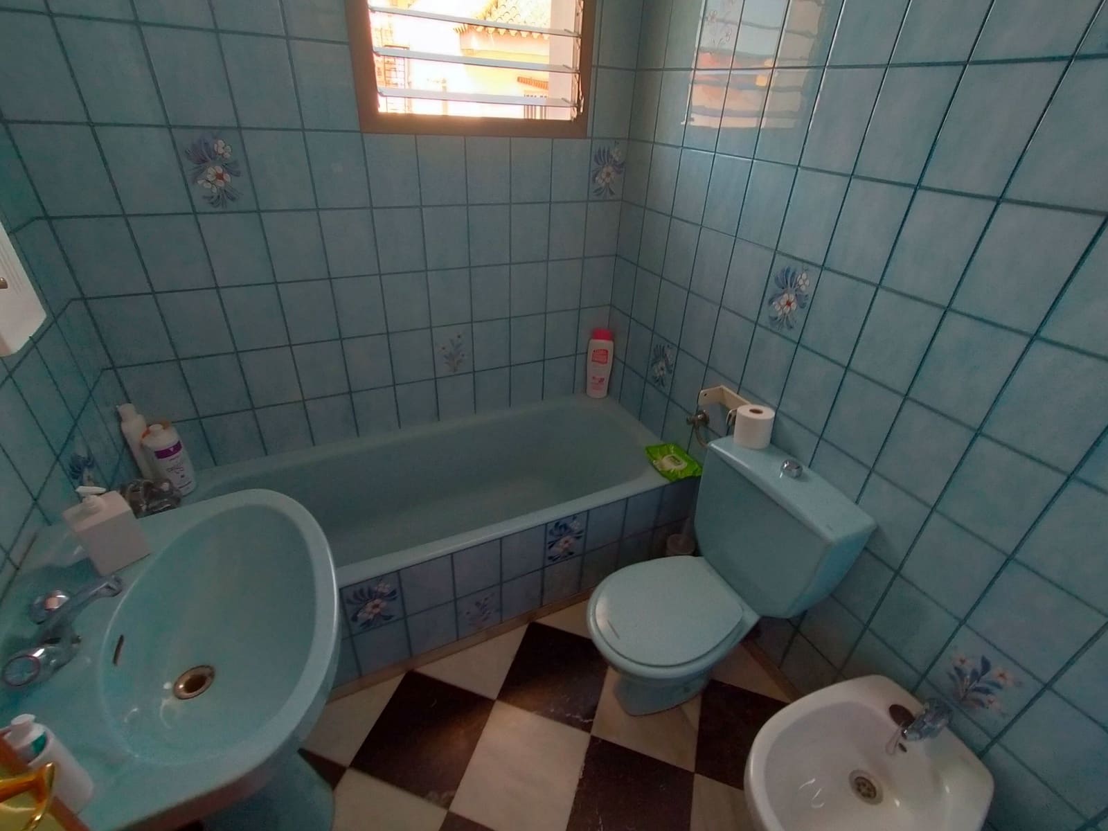 5 bedroom Semi-detached Villa for sale in El Puerto de Santa Maria with garage - € 350,000 (Ref: 9592029)