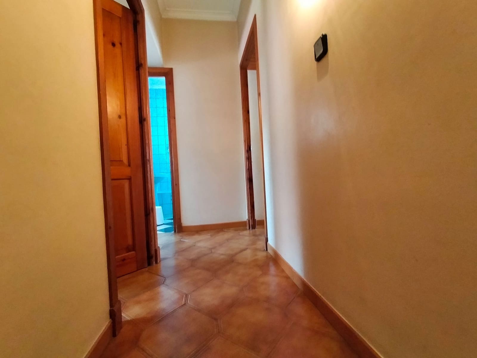 5 bedroom Semi-detached Villa for sale in El Puerto de Santa Maria with garage - € 350,000 (Ref: 9592029)