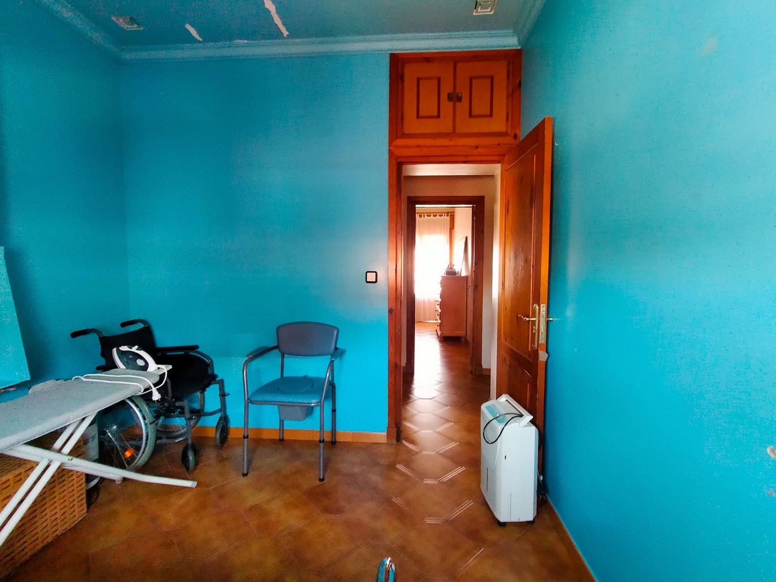 5 bedroom Semi-detached Villa for sale in El Puerto de Santa Maria with garage - € 350,000 (Ref: 9592029)