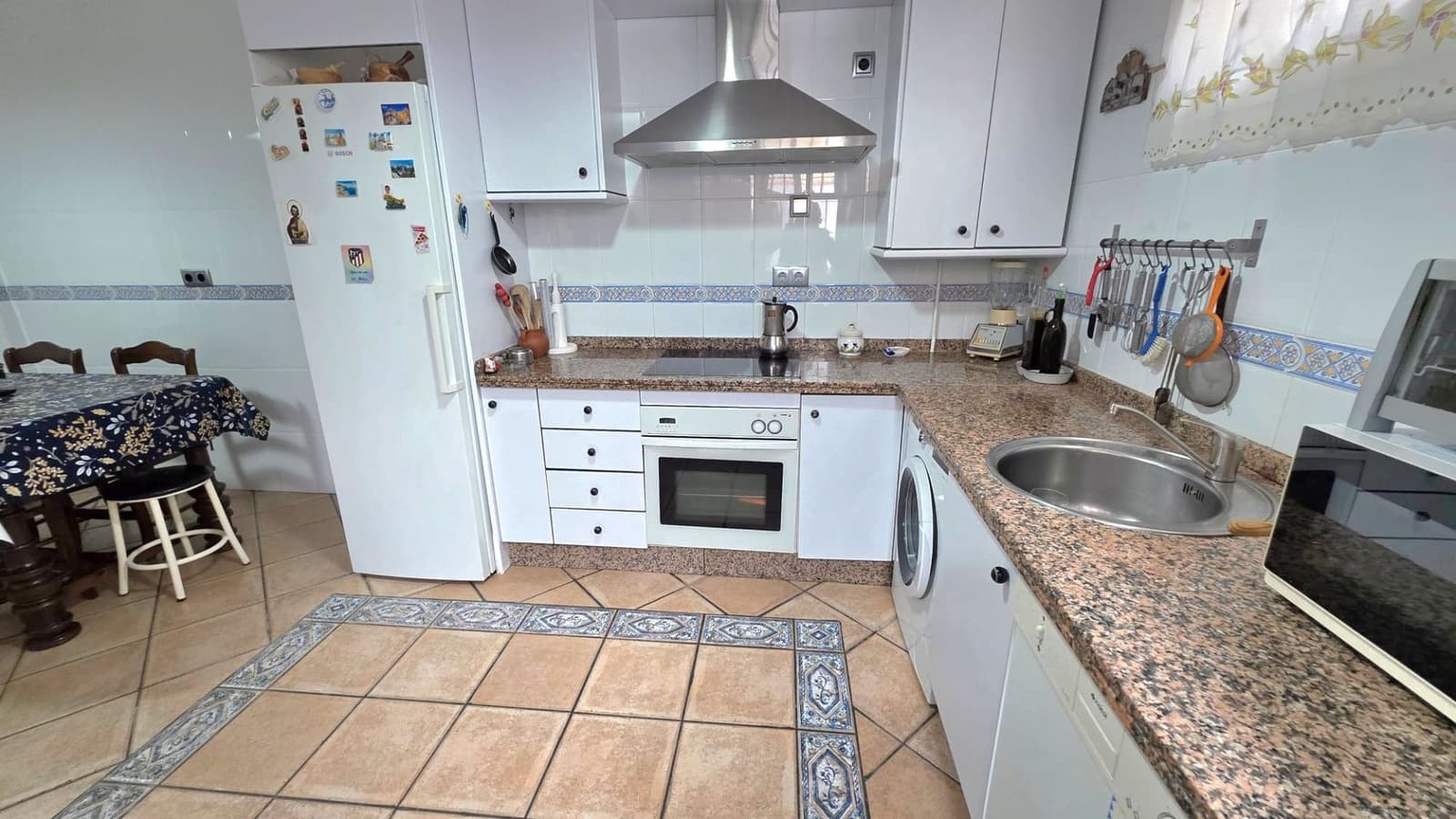 4 bedroom Terraced Villa for sale in El Puerto de Santa Maria with garage - € 390,000 (Ref: 9592030)