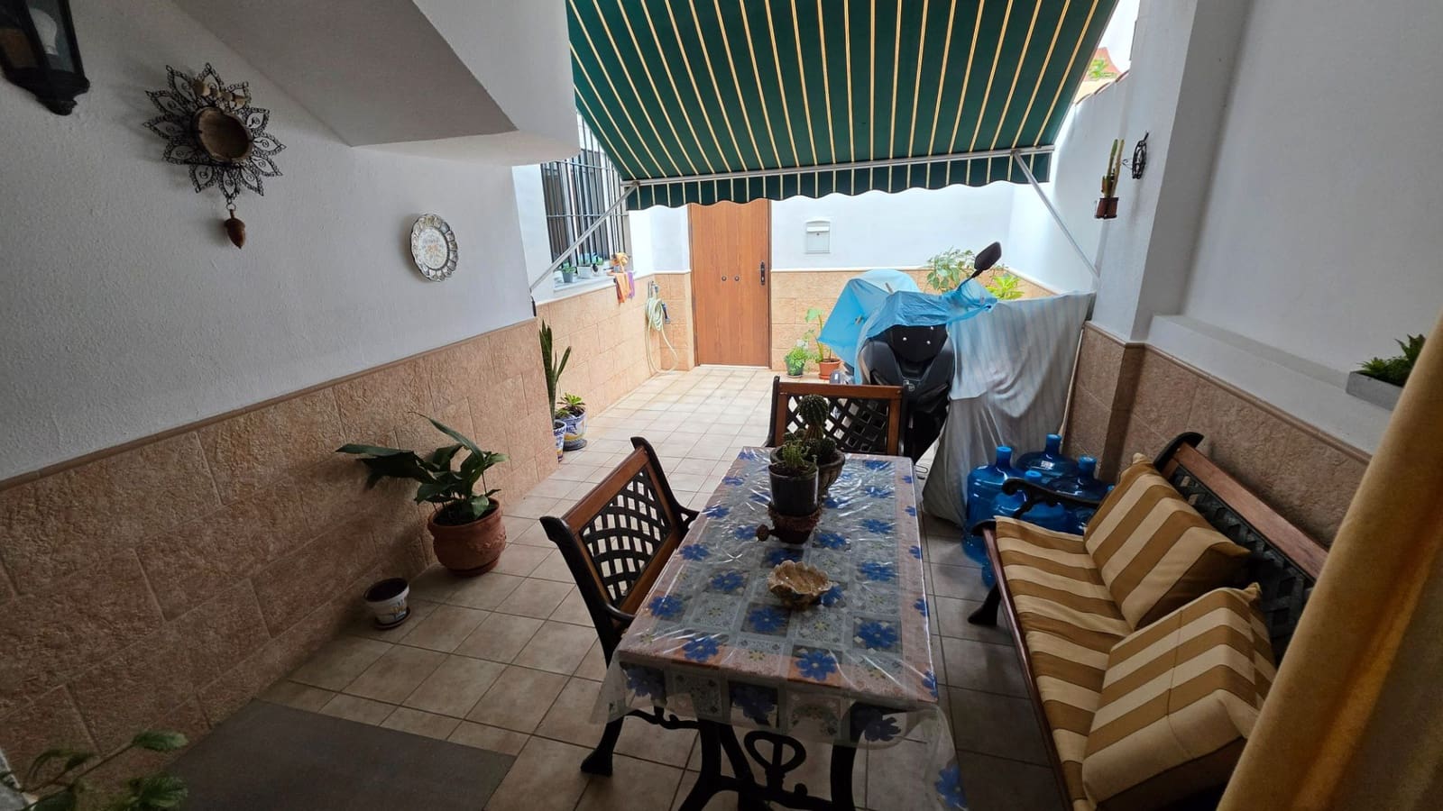 4 bedroom Terraced Villa for sale in El Puerto de Santa Maria with garage - € 390,000 (Ref: 9592030)