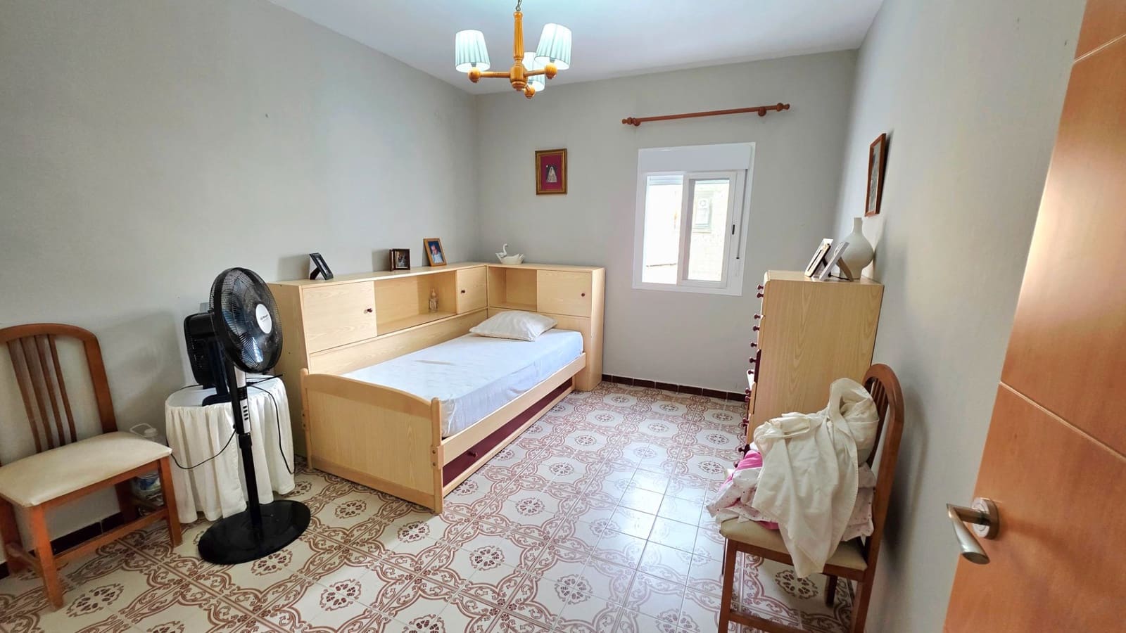 7 bedroom Townhouse for sale in El Puerto de Santa Maria - € 325,000 (Ref: 9592032)