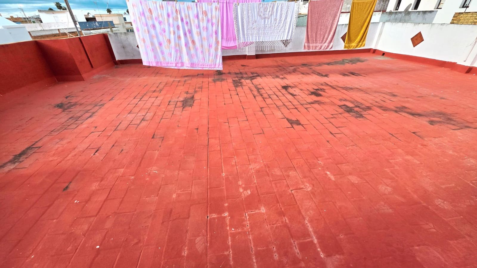 7 bedroom Townhouse for sale in El Puerto de Santa Maria - € 325,000 (Ref: 9592032)