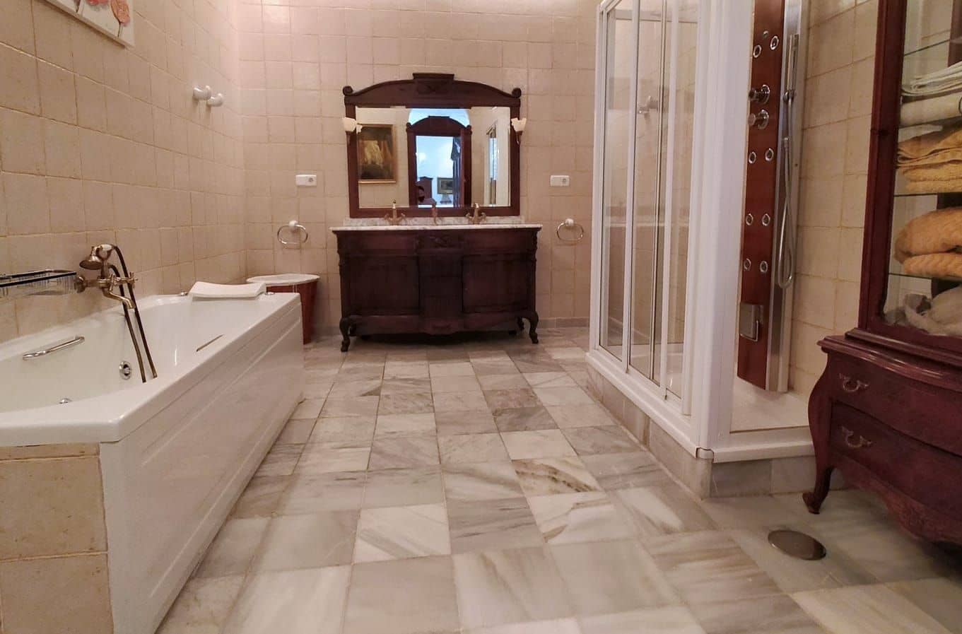 3 bedroom Finca/Country House for sale in El Puerto de Santa Maria with garage - € 800,000 (Ref: 9592034)