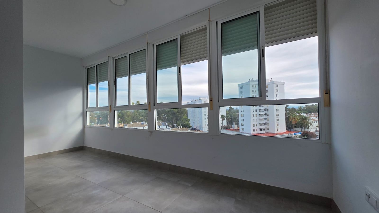 Strandlejlighed til salg i El Puerto de Santa Maria med swimmingpool garage - € 200.000 (Ref: 9592039)