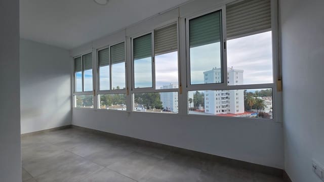 Strandlejlighed til salg i El Puerto de Santa María med swimmingpool garage - € 200.000 (Ref: 9592039)