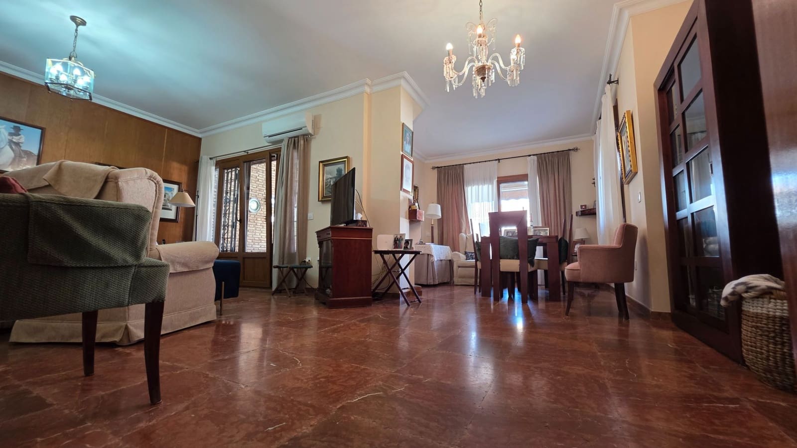 5 bedroom Villa for sale in El Puerto de Santa Maria with garage - € 699,000 (Ref: 9592046)