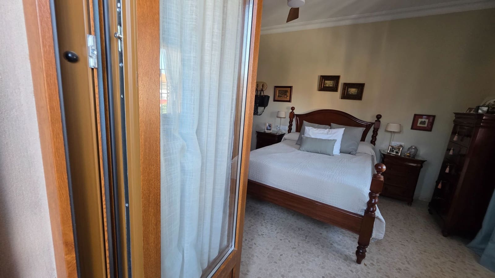 5 bedroom Villa for sale in El Puerto de Santa Maria with garage - € 699,000 (Ref: 9592046)