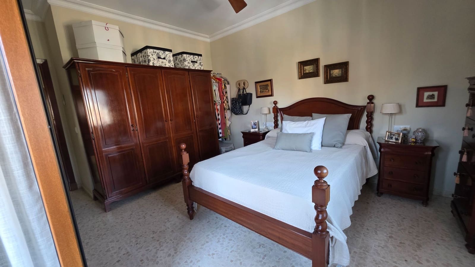 5 bedroom Villa for sale in El Puerto de Santa Maria with garage - € 699,000 (Ref: 9592046)