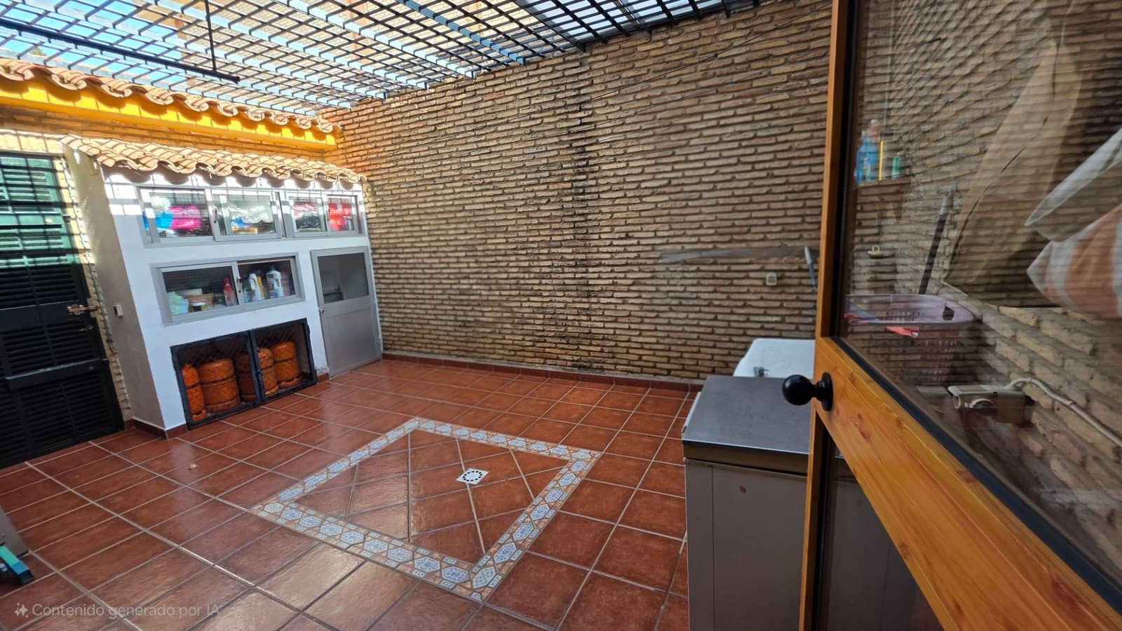 5 bedroom Villa for sale in El Puerto de Santa Maria with garage - € 699,000 (Ref: 9592046)