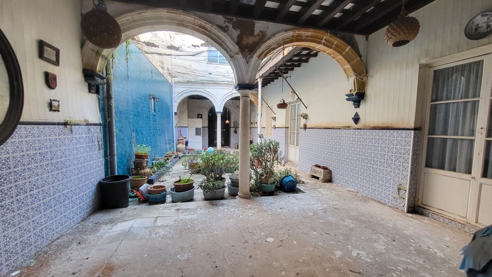 10 bedroom Townhouse for sale in El Puerto de Santa Maria - € 525,000 (Ref: 9592048)