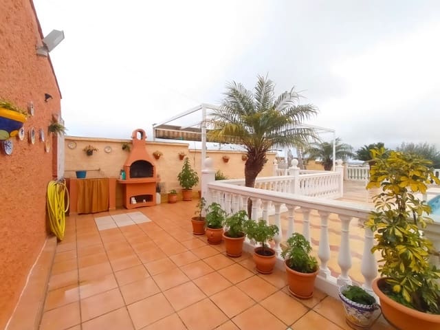3 soverom Villa til salgs i El Puerto de Santa María med svømmebasseng garasje - € 500 000 (Ref: 9592053)