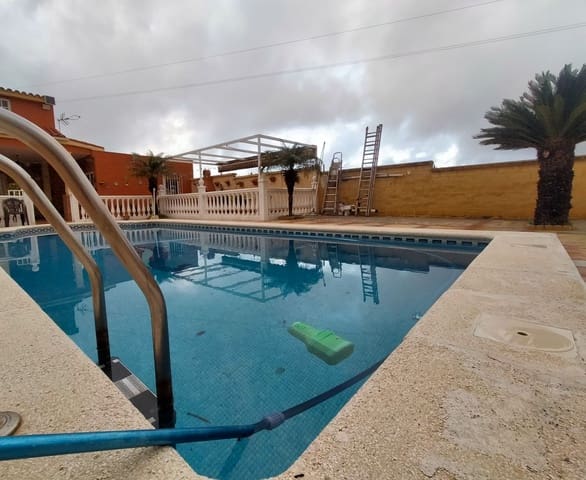 3 soverom Villa til salgs i El Puerto de Santa María med svømmebasseng garasje - € 500 000 (Ref: 9592053)