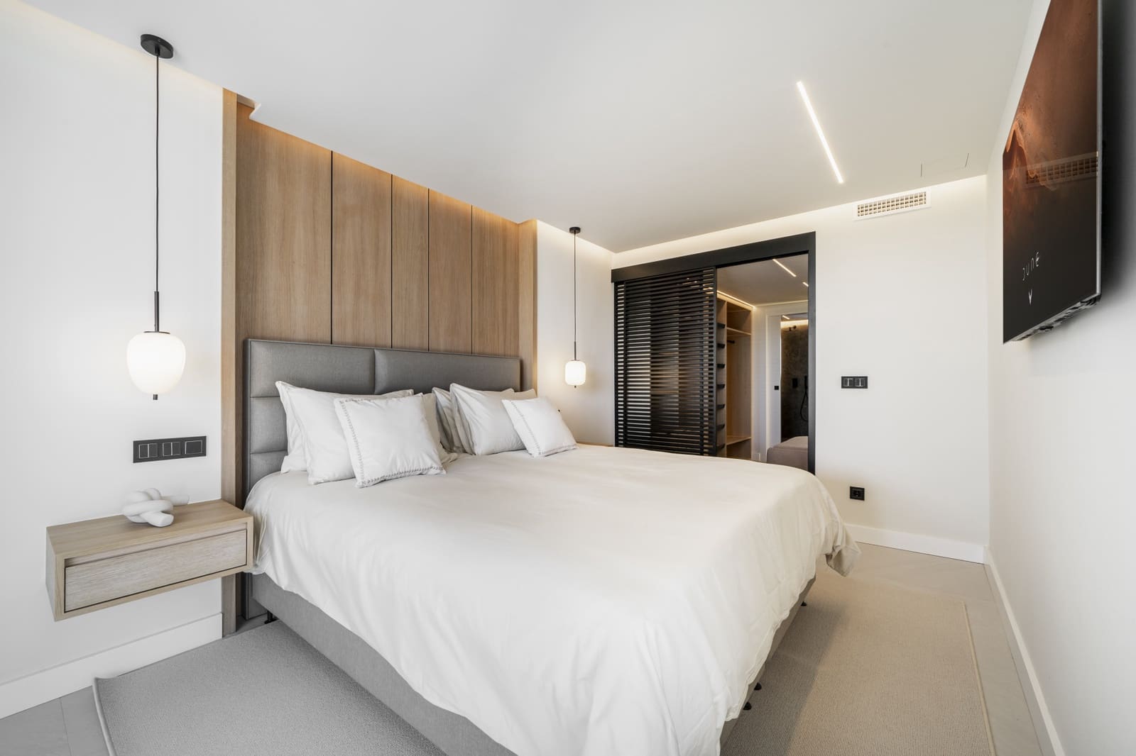 3 bedroom Penthouse for sale in Nueva Andalucia with pool garage - € 1,200,000 (Ref: 9398793)