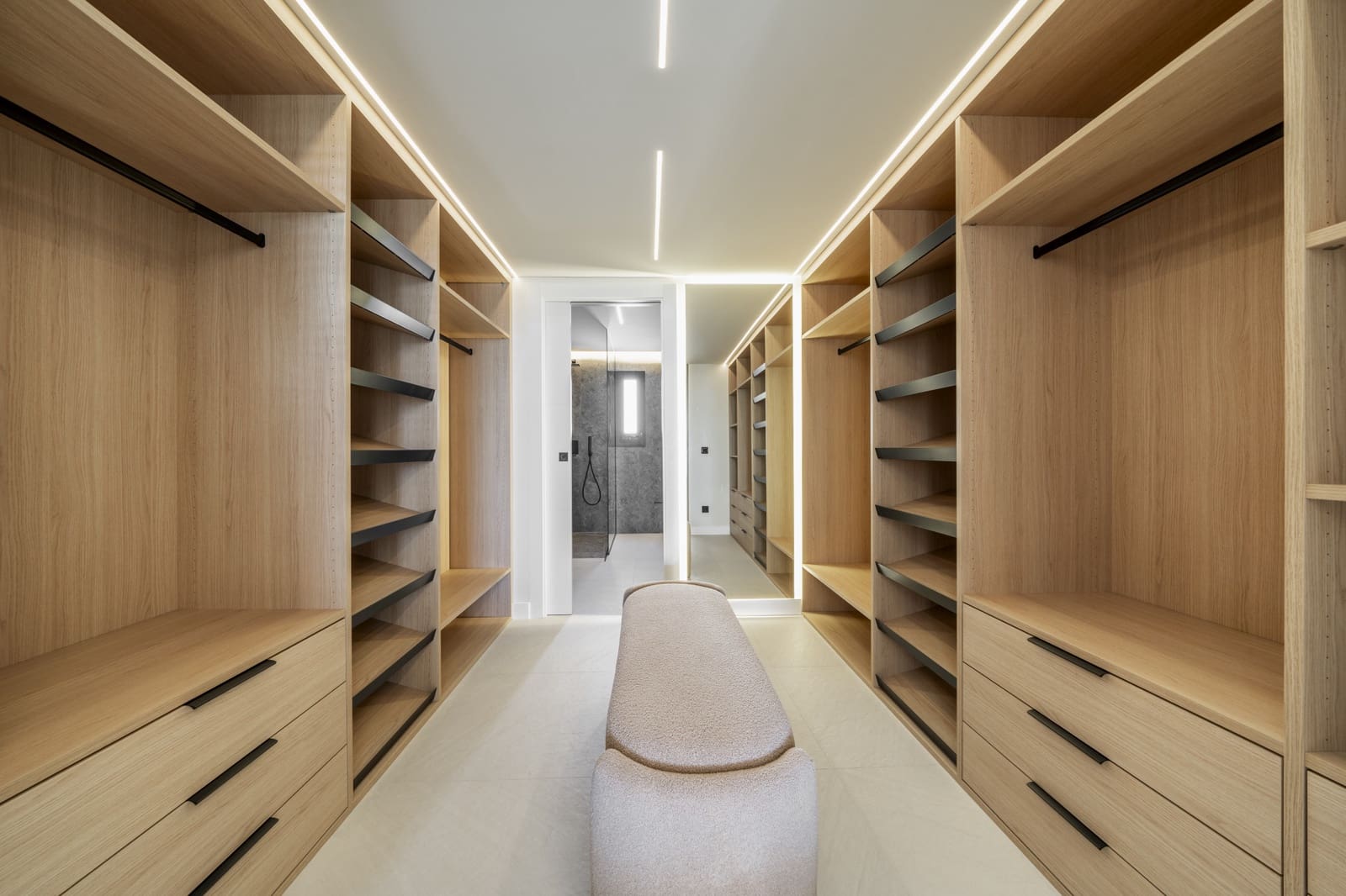 3 bedroom Penthouse for sale in Nueva Andalucia with pool garage - € 1,200,000 (Ref: 9398793)