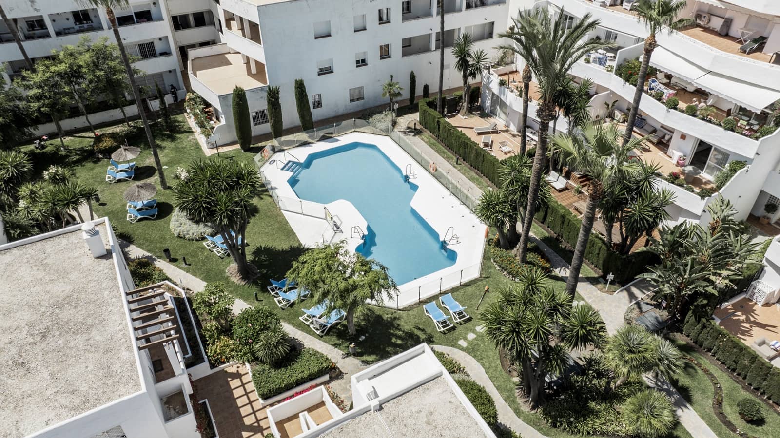 3 bedroom Penthouse for sale in Nueva Andalucia with pool garage - € 1,200,000 (Ref: 9398793)