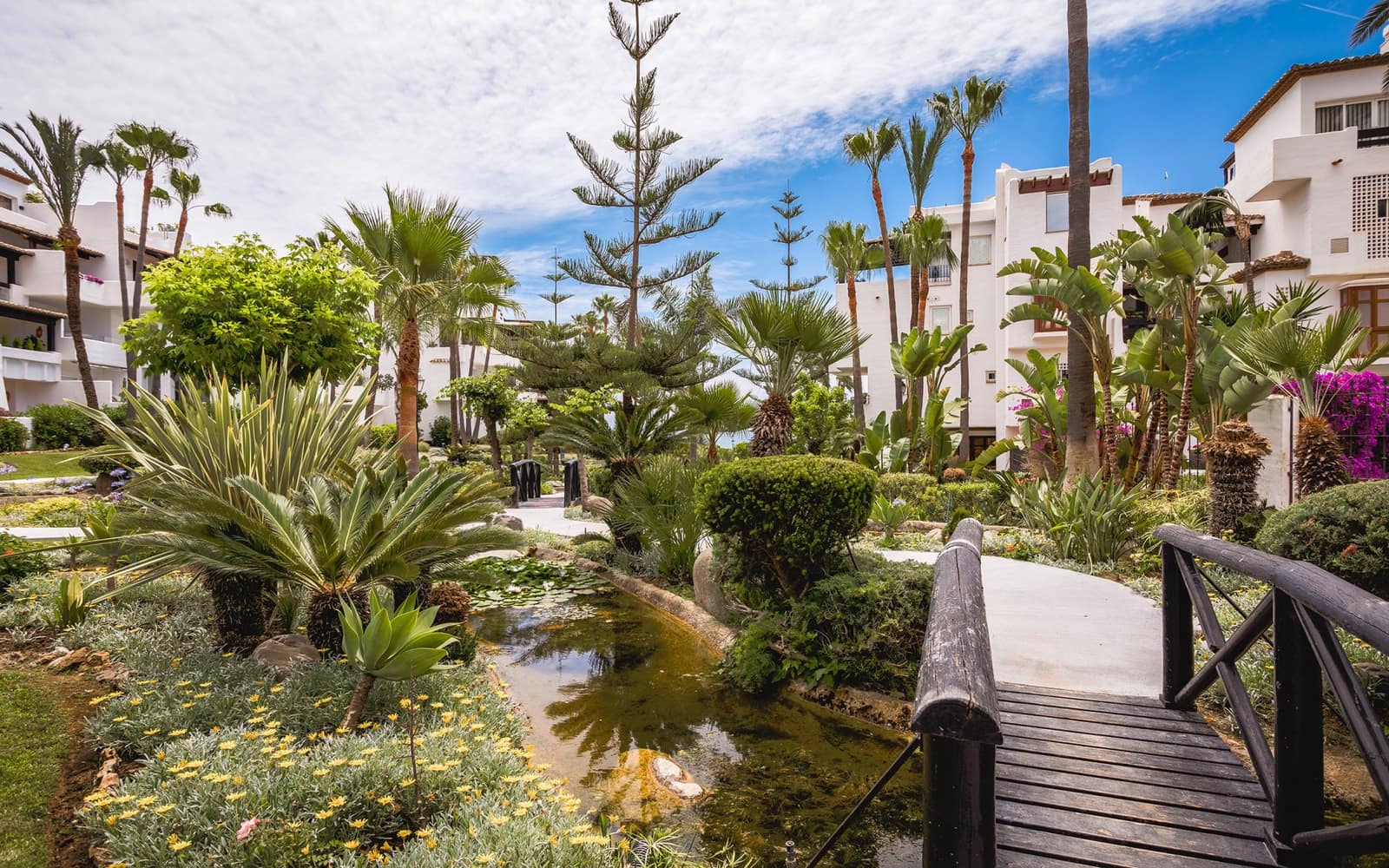 3 bedroom Apartment for sale in Marbella with pool garage - € 5,495,000 (Ref: 9398794)