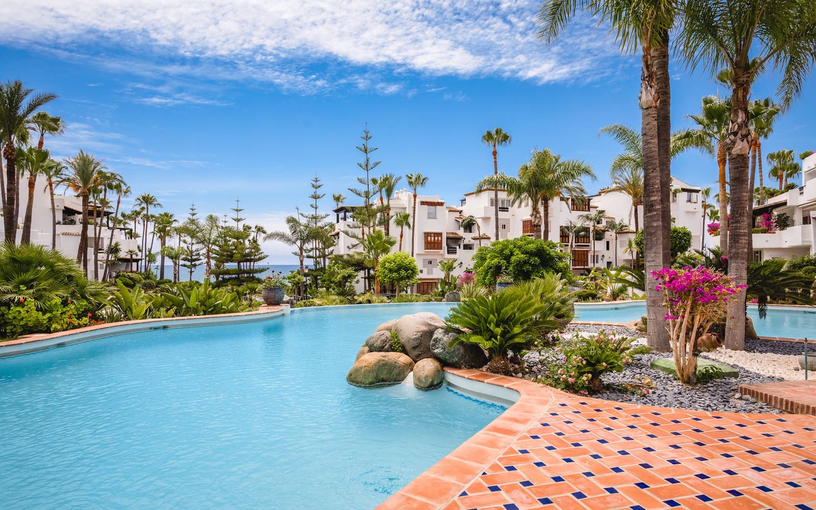 3 bedroom Apartment for sale in Marbella with pool garage - € 5,495,000 (Ref: 9398794)