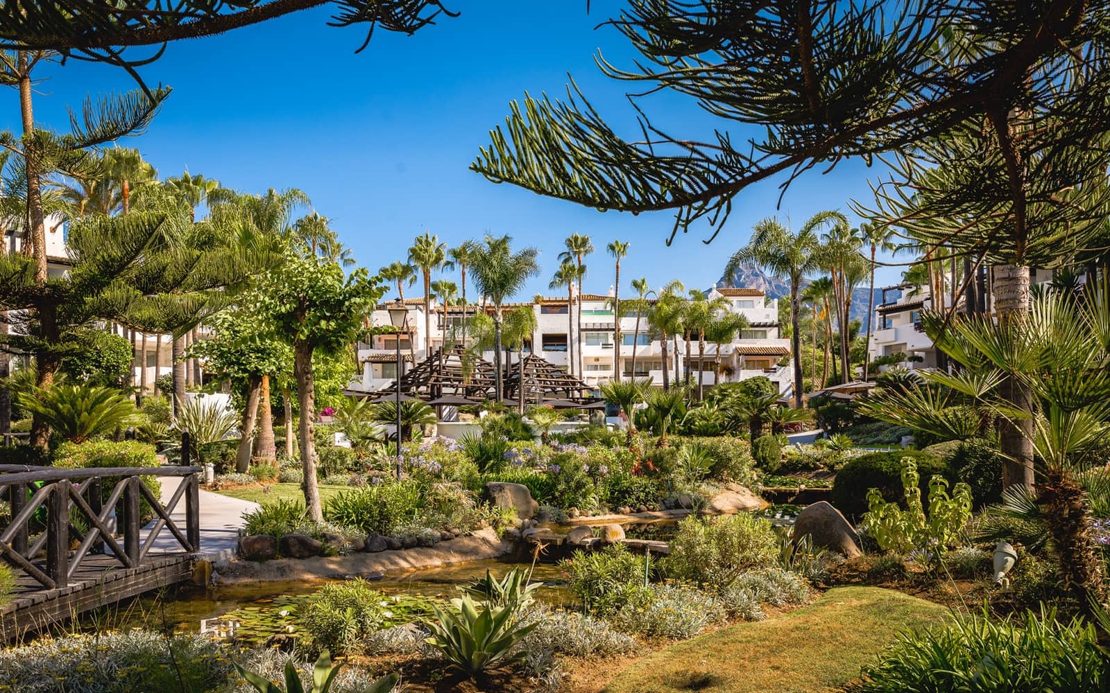 3 bedroom Apartment for sale in Marbella with pool garage - € 5,495,000 (Ref: 9398794)