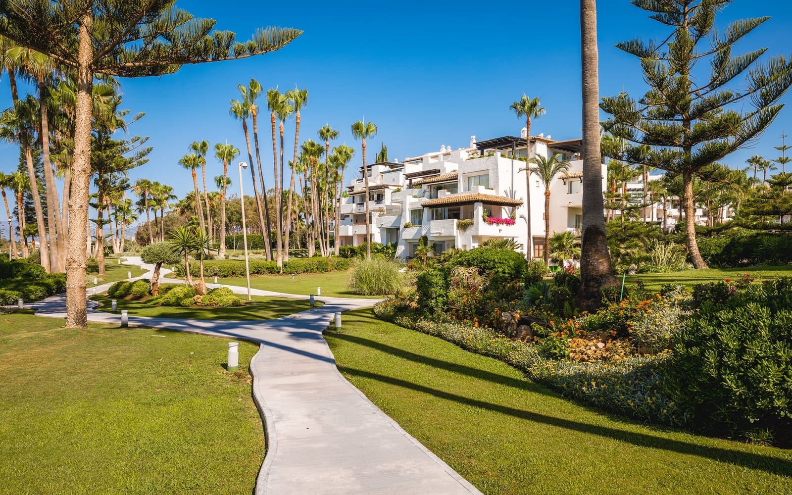 3 bedroom Apartment for sale in Marbella with pool garage - € 5,495,000 (Ref: 9398794)