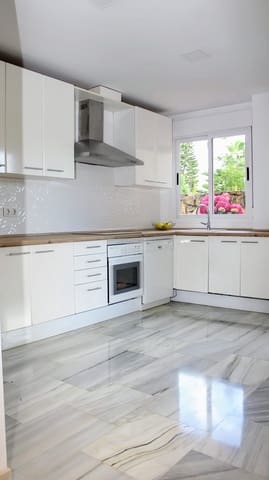 4 soverom Villa til salgs i Benahavís med svømmebasseng garasje - € 738 000 (Ref: 9398796)