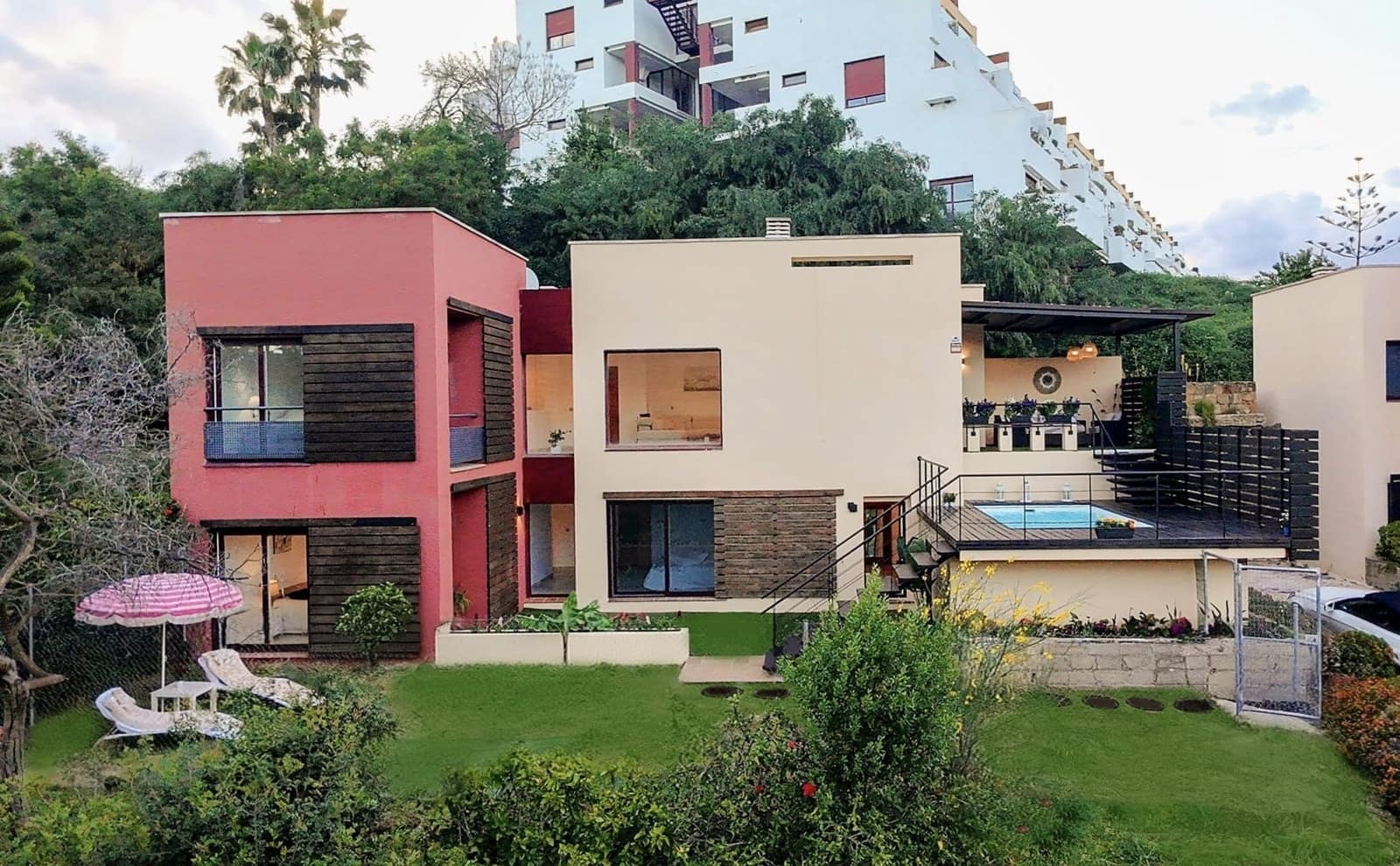 4 slaapkamer Villa te koop in Benahavis met zwembad garage - € 738.000 (Ref: 9398796)