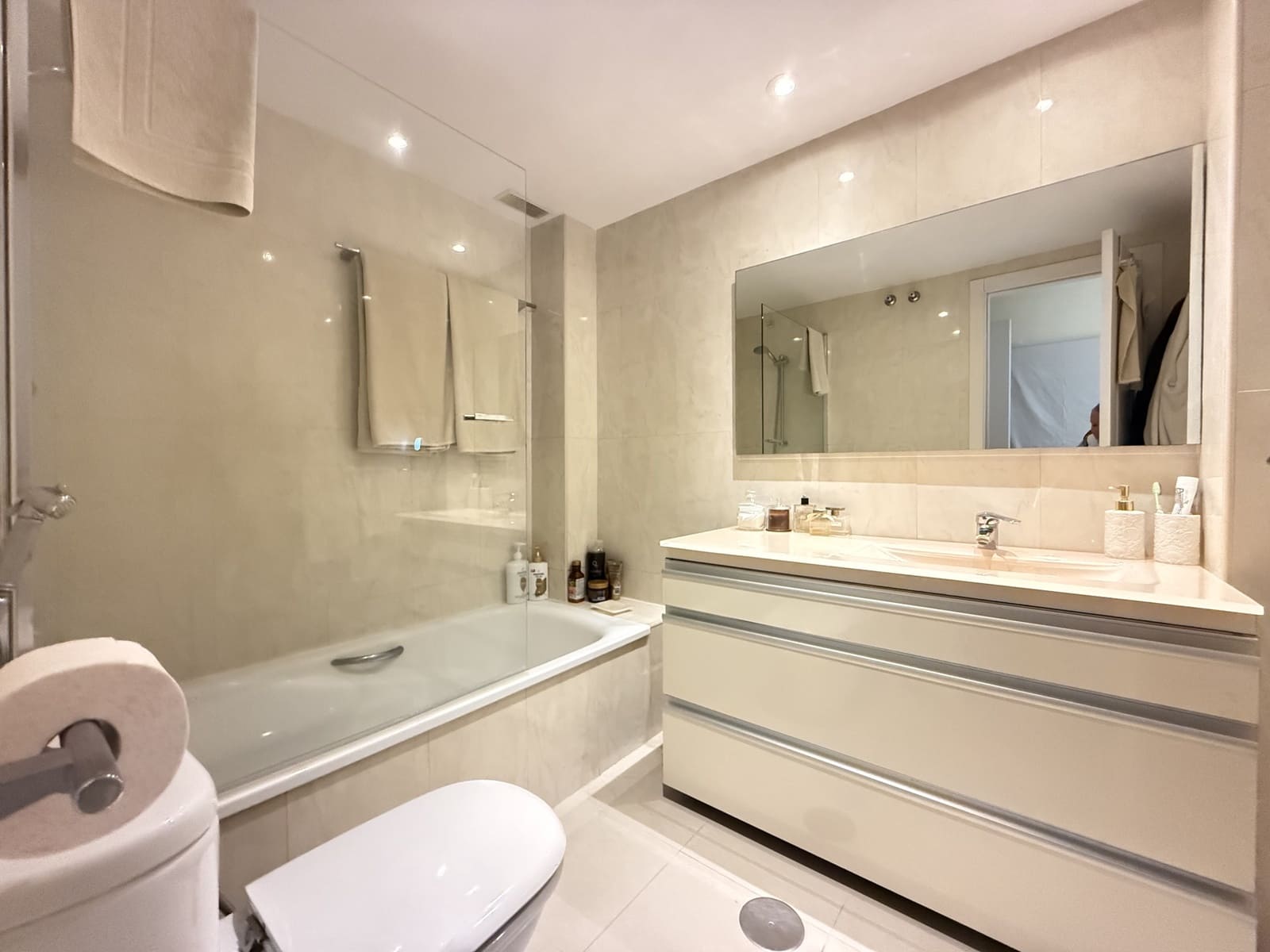 3 bedroom Apartment for sale in Golden Mile with pool garage - € 740,000 (Ref: 9398797)