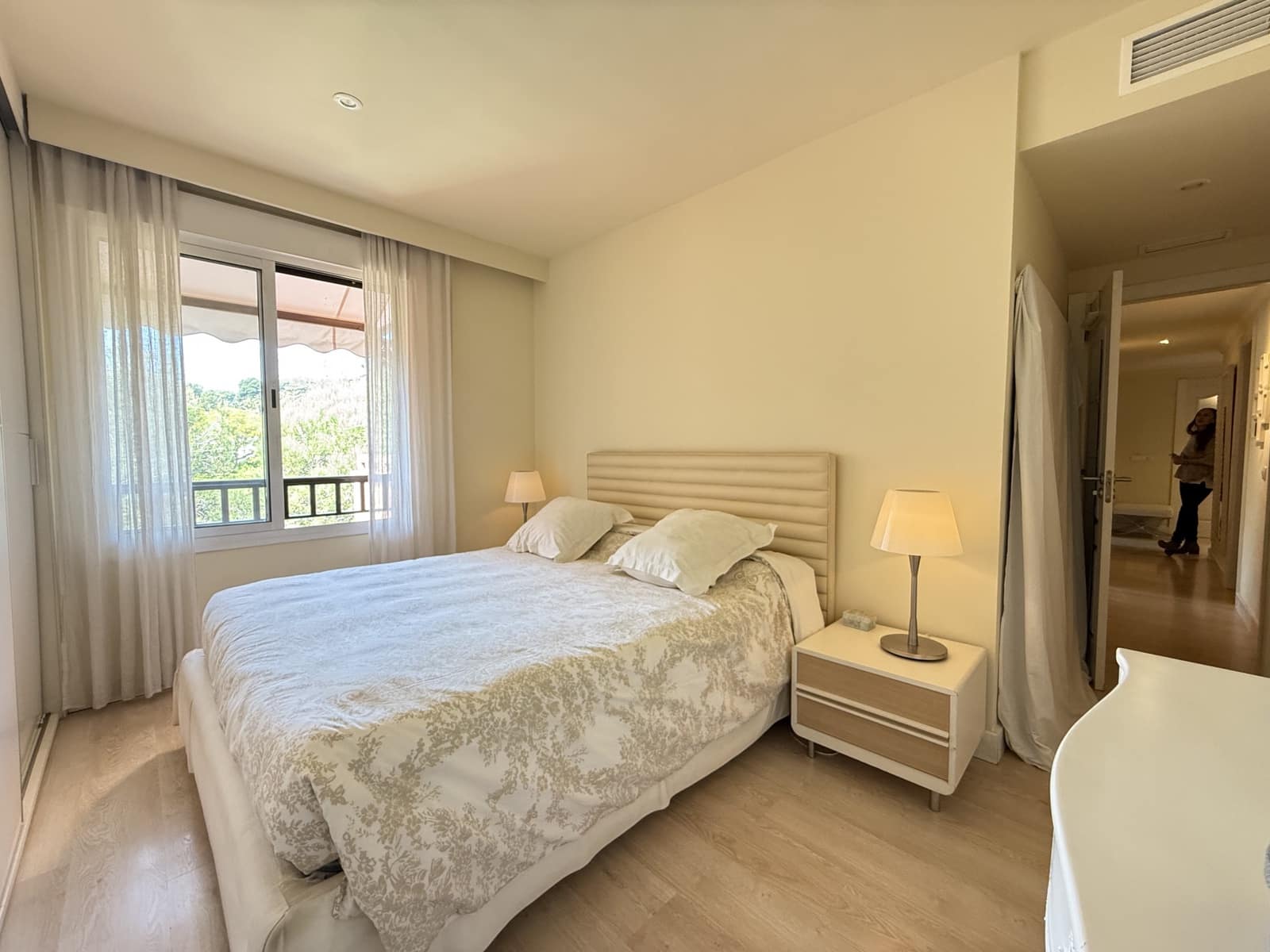 3 bedroom Apartment for sale in Golden Mile with pool garage - € 740,000 (Ref: 9398797)