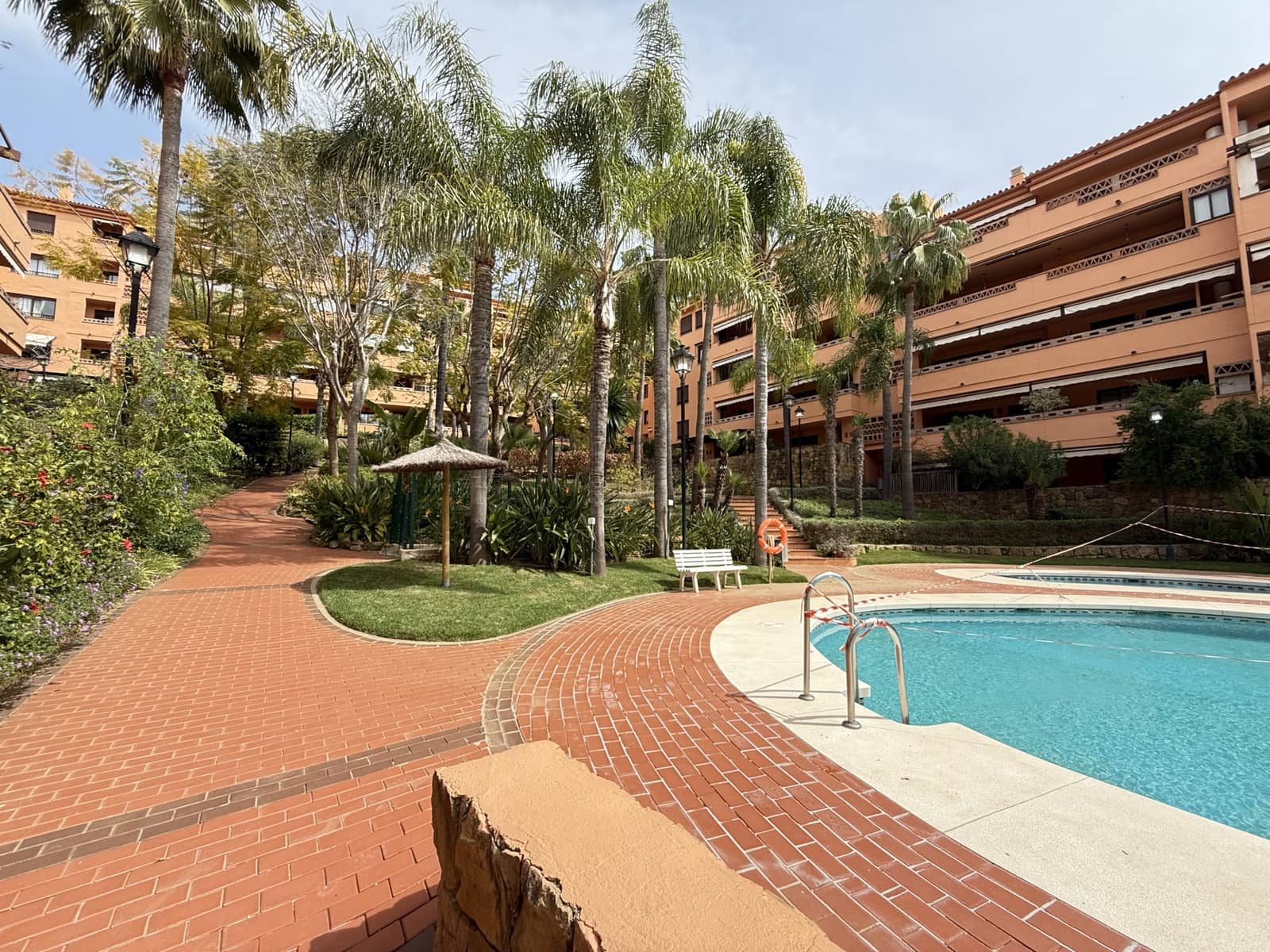 3 bedroom Apartment for sale in Golden Mile with pool garage - € 740,000 (Ref: 9398797)