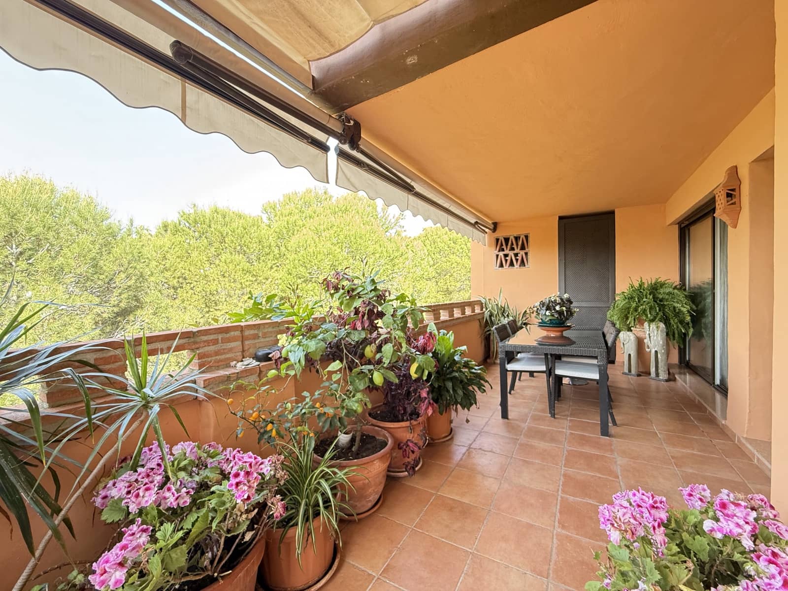 3 bedroom Apartment for sale in Golden Mile with pool garage - € 740,000 (Ref: 9398797)