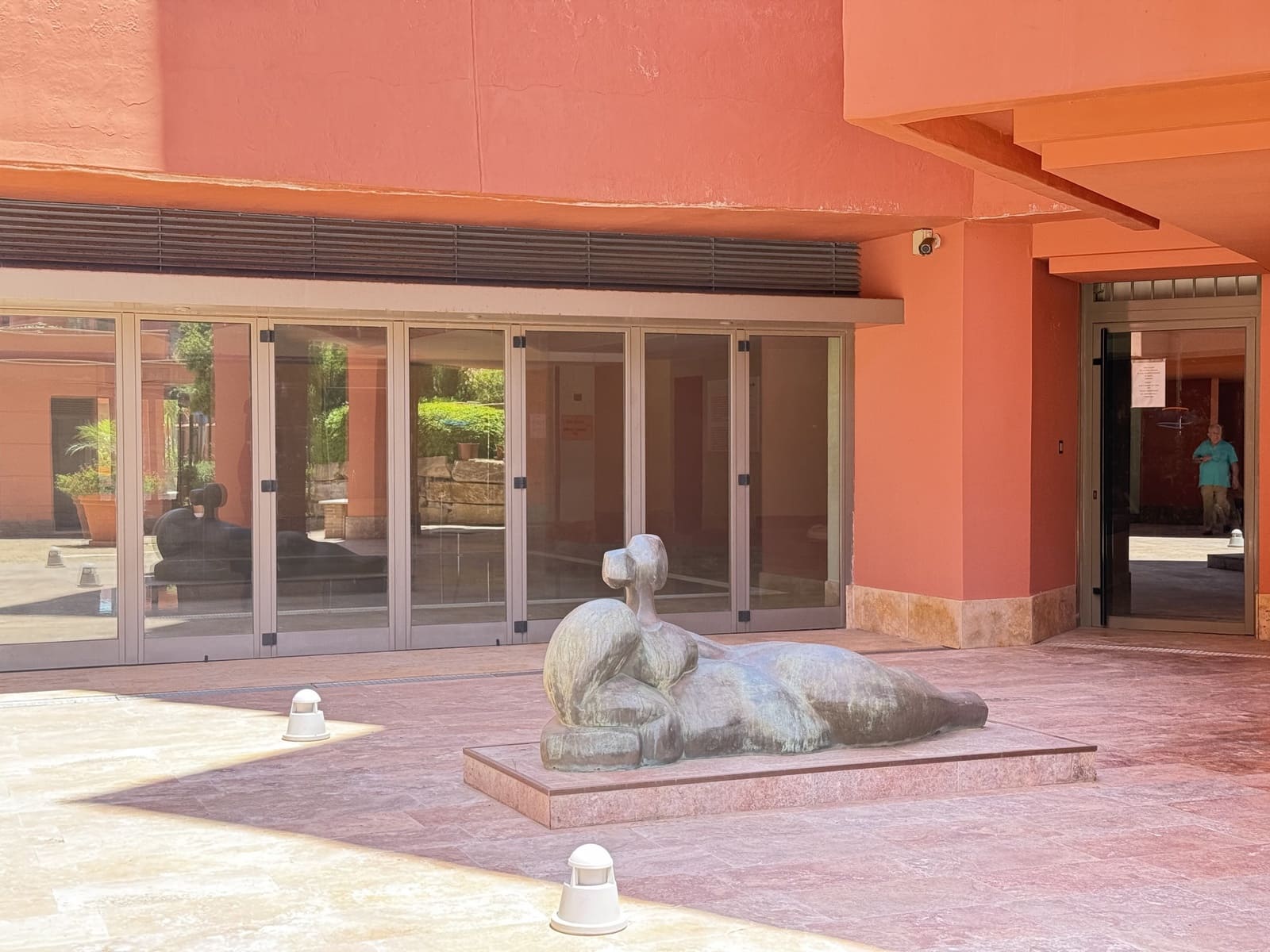 Apartamento de 3 habitaciones en Estepona en venta con piscina garaje - 630.000 € (Ref: 9398804)