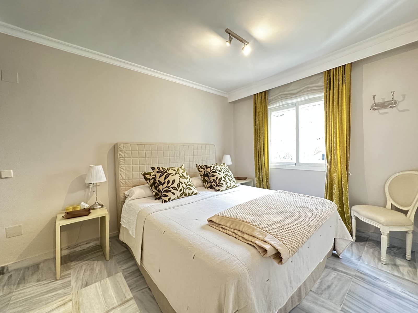 2 chambre Appartement à vendre à Marbella avec piscine garage - 390 000 € (Ref: 9398805)