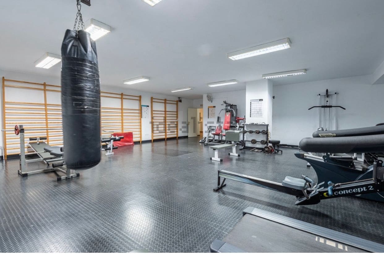 Apartamento de 3 habitaciones en Marbella en venta con piscina garaje - 670.000 € (Ref: 9412829)