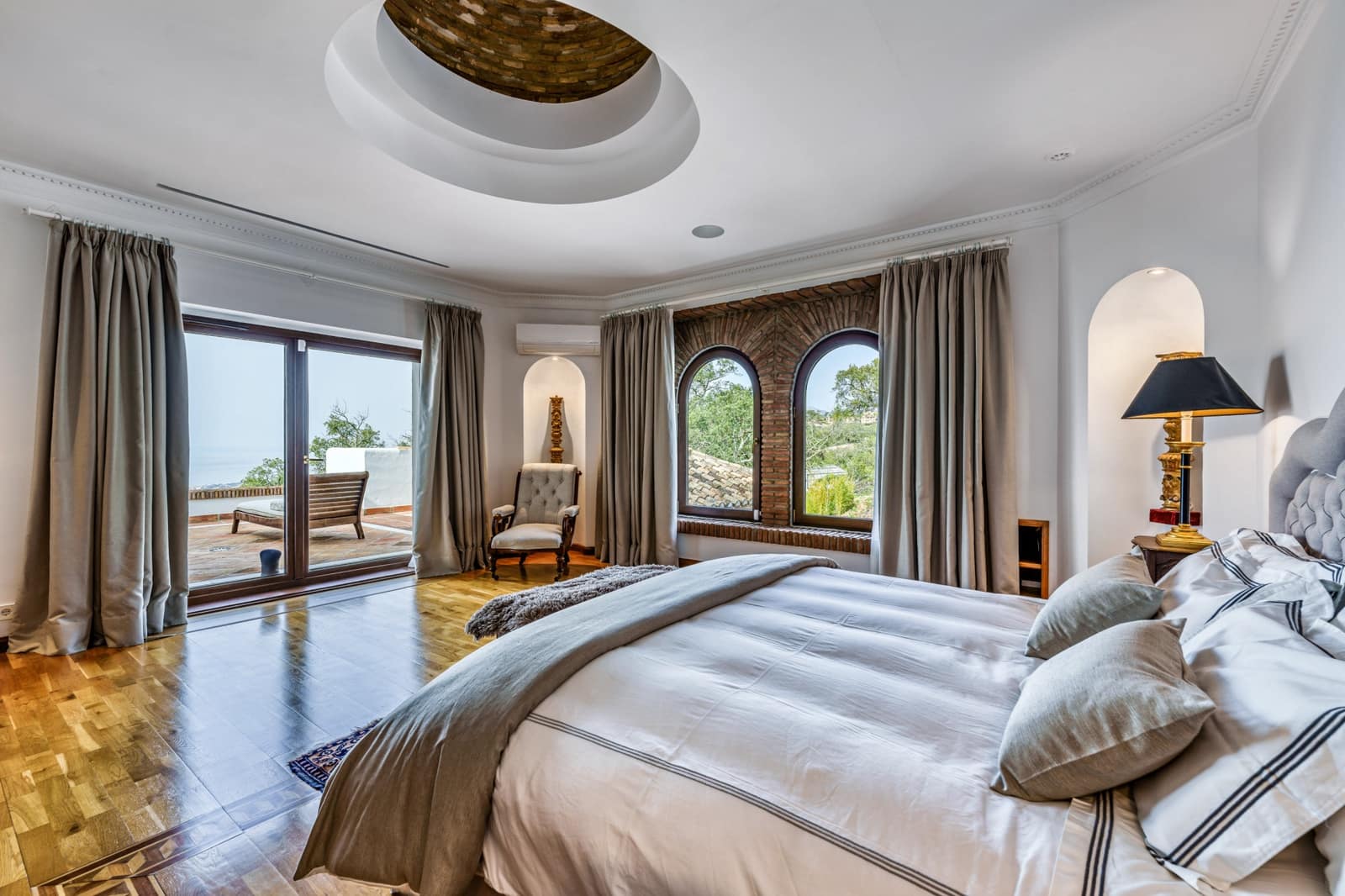 7 soveværelse Finca/Landehus til salg i Marbella med swimmingpool garage - € 9.000.000 (Ref: 9412830)