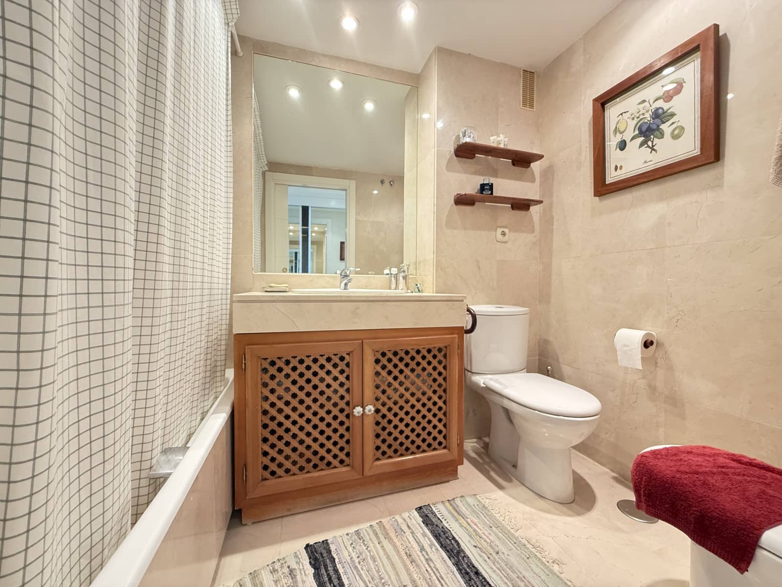 Apartamento de 3 habitaciones en Estepona en venta con piscina garaje - 1.049.000 € (Ref: 9412831)